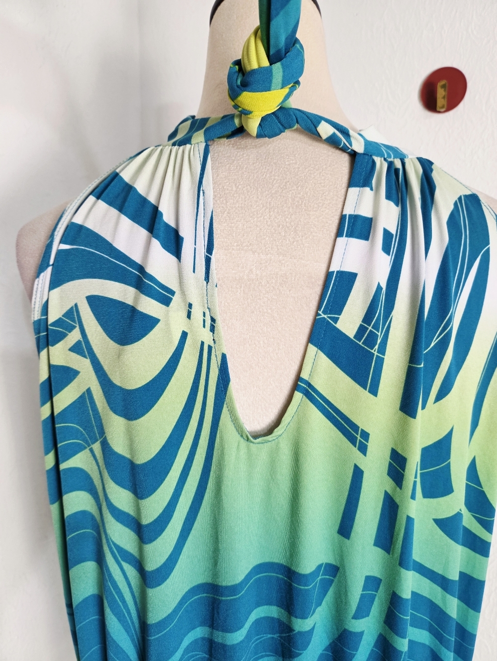 Axcess A Liz Claiborne - Teal, Aqua, Green & Yellow Abstract Halter Top, Size XL - Picture 8 of 13